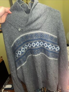 Men's Gray Fair Isle Wool Sweater with Blue Accent